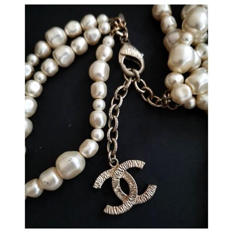 collier chanel femme or|Chanel collier.